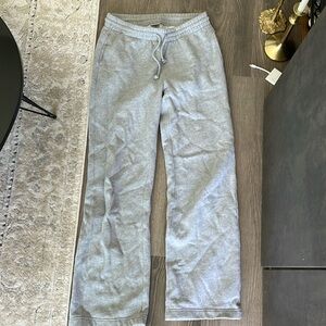 Aritzia cozy fleece sweatpants size M